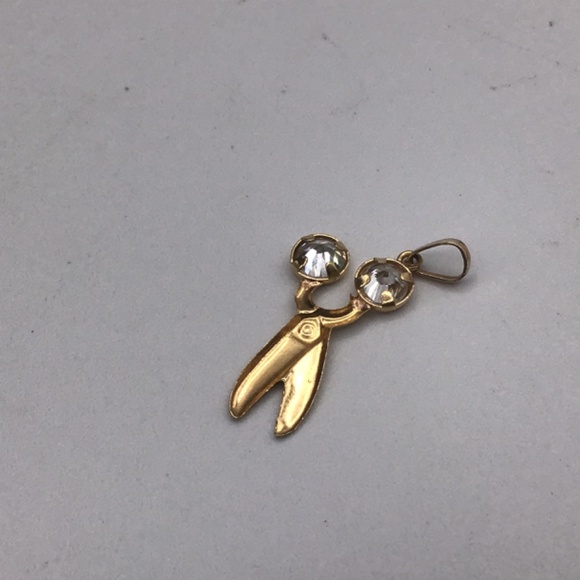 18K Yellow Gold Scissors Pendant Charm w/ Clear Stones | 1.07g - Picture 4 of 10